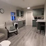Apartamento - Sleeps 4 - Near Aran Islands - Parking *