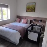 - Sleeps 4 - Near Aran Islands - Parking