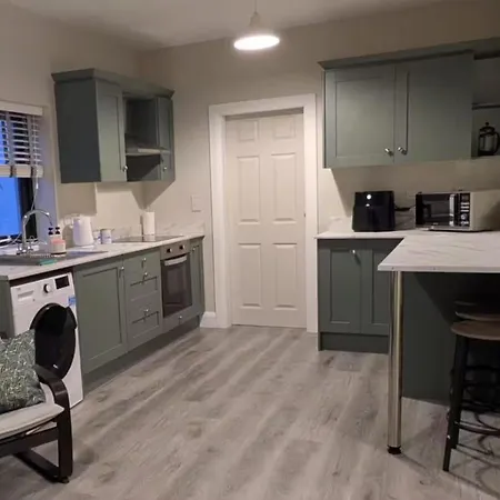 - Sleeps 4 - Near Aran Islands - Parking *