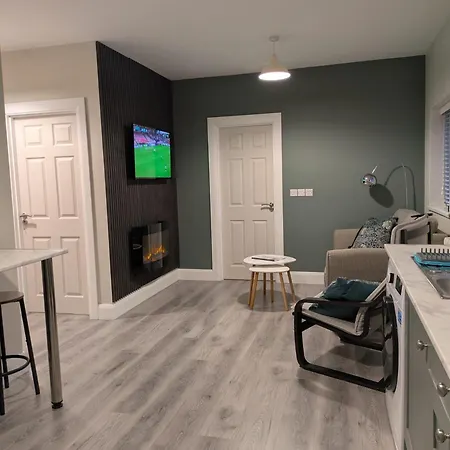 Seaside Retreat - 4 Guests - Fireplace - Parking Daire Galway
