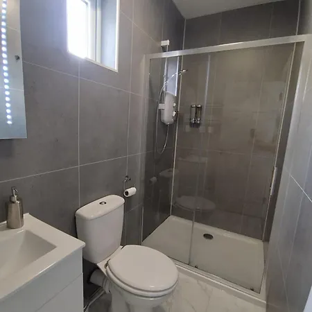 - Sleeps 4 - Near Aran Islands - Parking Apartamento Galway